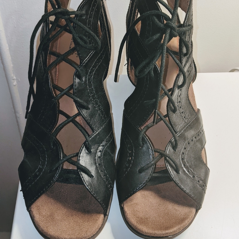 NWOT beautiful heeled sandals